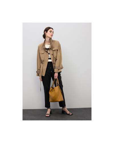 PARKA AVEC CEINTURE DÉCORATIVE